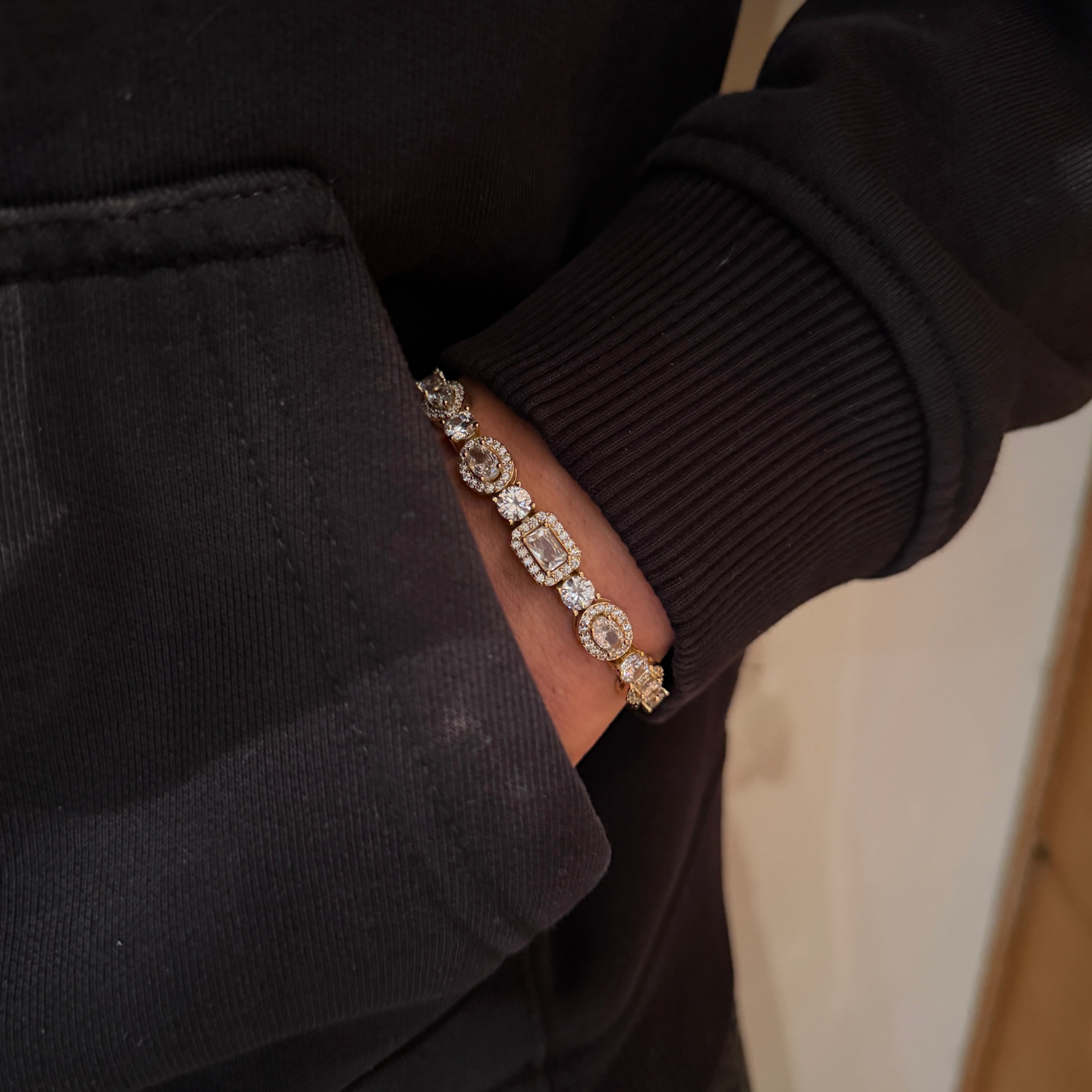 Gilt eclevé bracelet